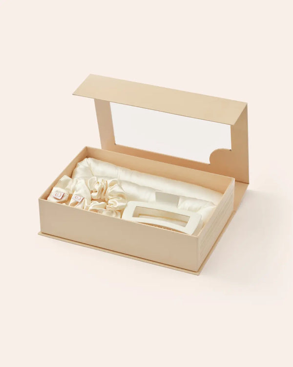 Heatless Curls in Mulberry Silk