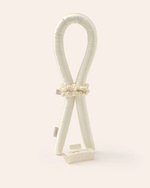 Heatless Curls in Mulberry Silk