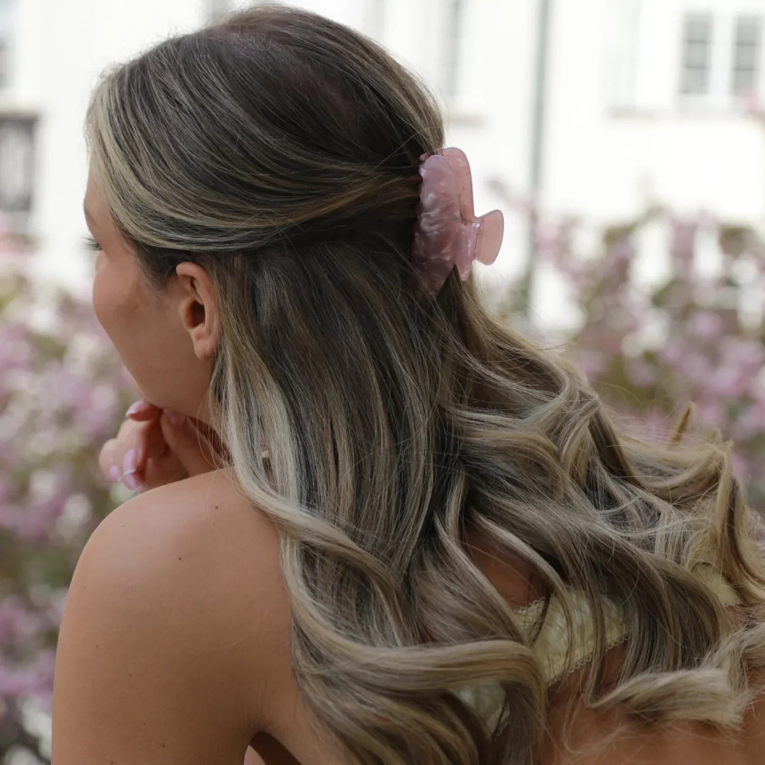 Pink claw clip from Lenoites 