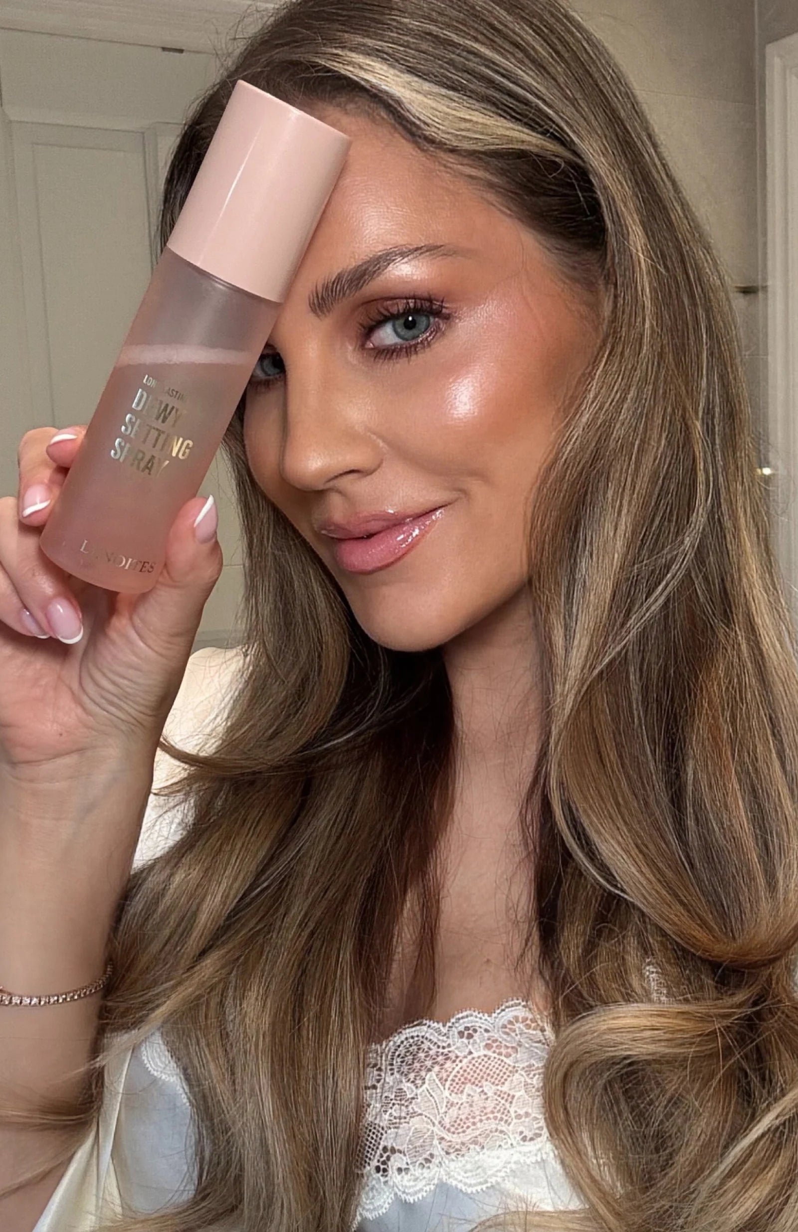 Long Lasting Dewy Setting Spray Hero
